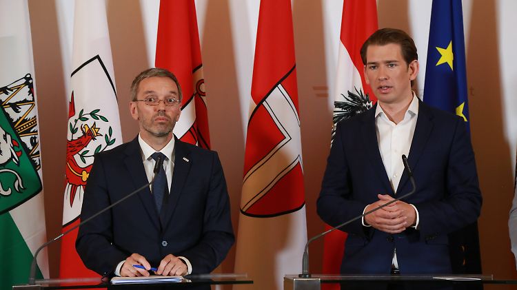 Bundeskanzler Kurz sieht bei Innenminister Kickl (l.) kein "Bewusstsein für die Dimension der Sache".