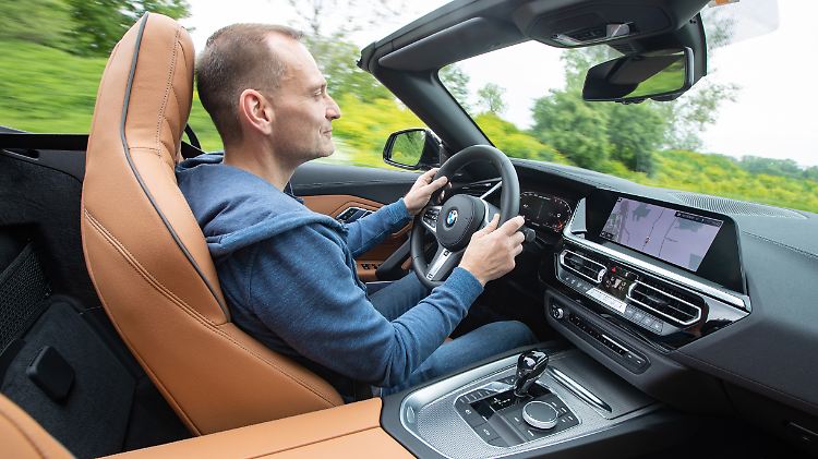 Auch im BMW Z4 M40i bleibt die Lenkung spitz, hat aber genug Luft, um nicht zappelig zu werden.