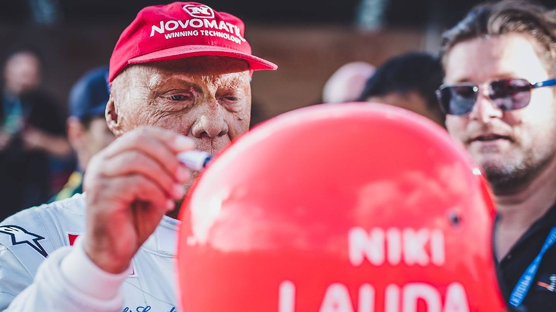 "Es ist nicht einfach, perfekt zu sein. Aber einer muss es ja sein." (Lauda, nun ja, über sich selbst)