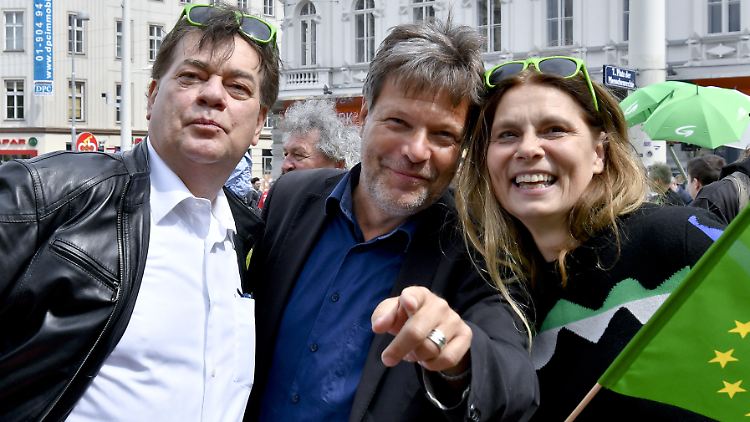 Spitzentreffen Ende April beim Wahlkampfauftakt in Wien: Werner Kogler (links), Robert Habeck und Sarah Wiener.