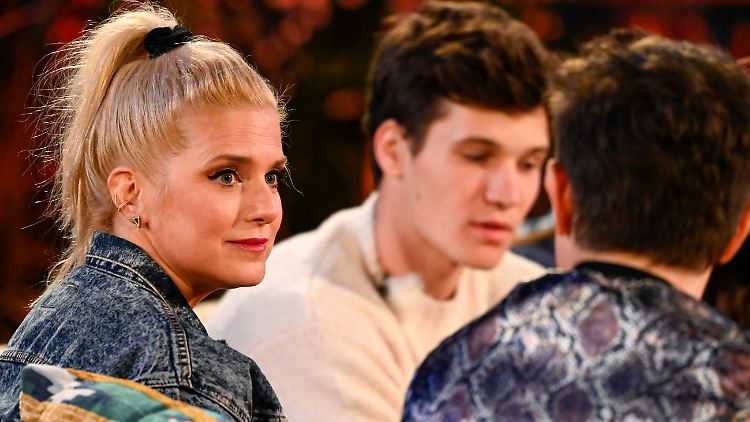 Bei "Sing meinen Song" steigen Jeanette Biedermann die Tränen in die Augen.