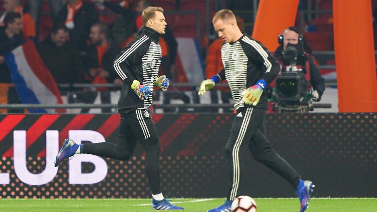 Ter Stegen und Neuer sind derzeit Löws verletzte Sorgenprofis.