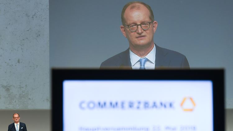 Vorstandschef Martin Zielke verteidigt Gespräche mit der Deutschen Bank. 