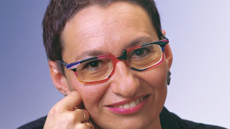 Dr. Doris Wolf veröffentlichte bereits zahlreiche Selbsthilfebücher, unter anderem zu den Themen Trennungen, Abnehmen und Angstbewältigung.