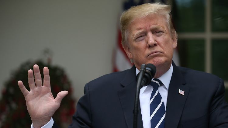 Trump ist eigentlich auf die Zusammenarbeit mit den Demokraten angewiesen - doch jetzt droht erstmal Stillstand.