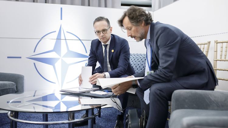 Außenminister Heiko Maas und der politische Direktor im Auswärtigen Amt, Jens Plötner.