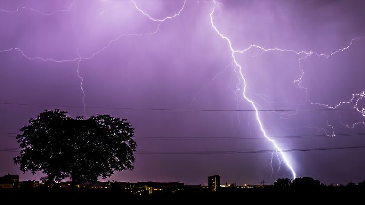 Faszinierend und angsteinflößend zugleich: Gewitter mit Blitz und Donner.