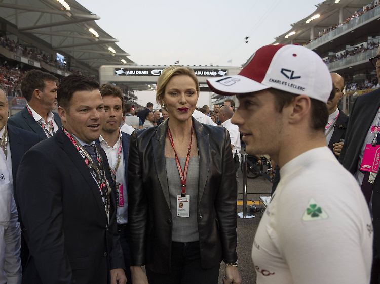 2018 durfte sich Leclerc in der Startaufstellung über den Besuch von Fürstin Charlène freuen. Im Rennen reichte es im Sauber nur zu Platz 18.