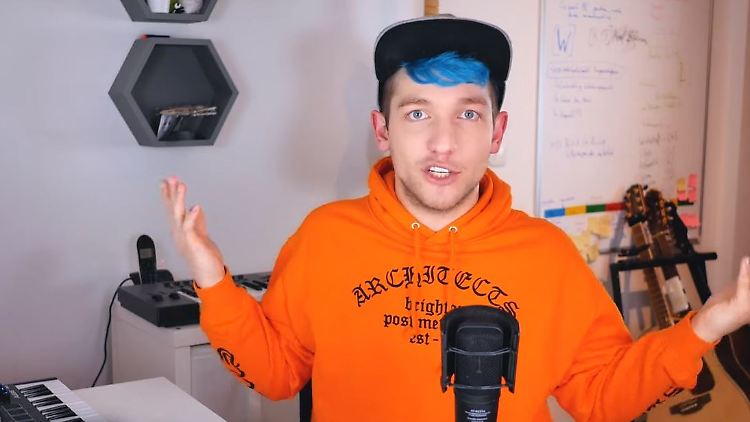 Youtuber Rezo warnt davor, die CDU zu wählen.
