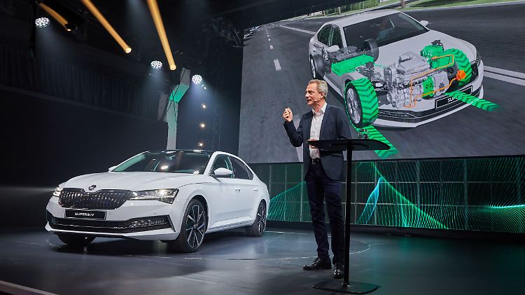 Mit dem Facelift präsentiert Skoda den Superb erstmals auch als Plug-in-Hybrid.