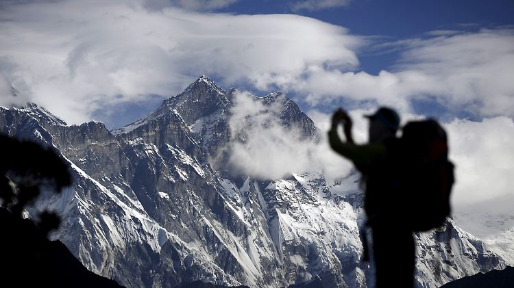Über 5000 Menschen konnten den Gipfel es Mount Everest bereits erreichen - Hunderte starben bei dem Versuch.