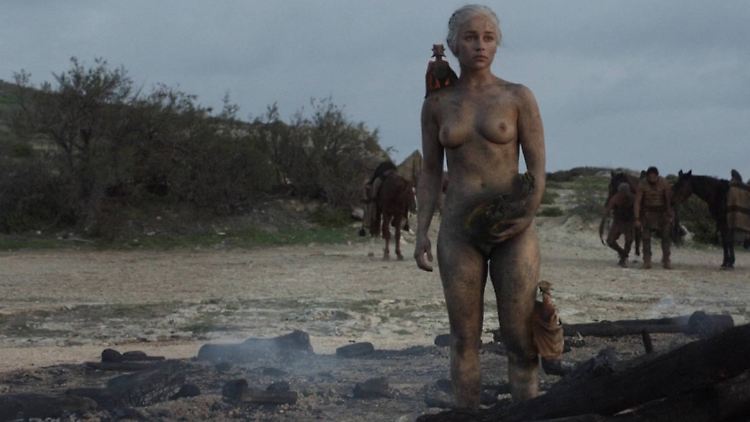 Für ihre Rolle in "Game of Thrones" zog sich Emilia Clarke ein ums andere Mal aus.