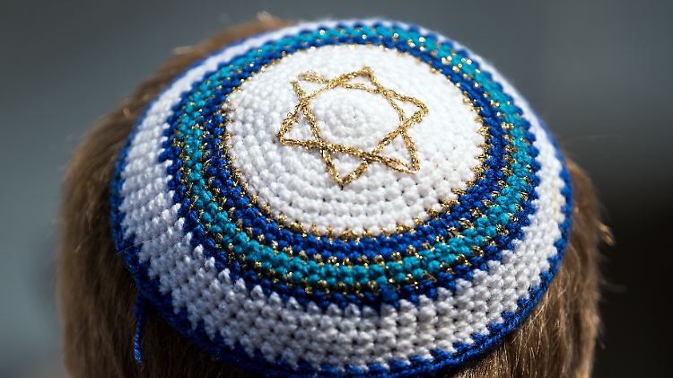 Mitglieder von jüdischen Gemeinden in Deutschland werden immer öfter angegriffen.