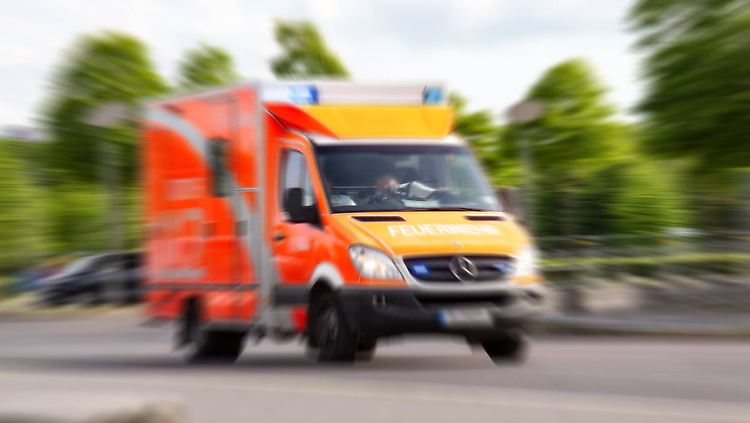 Der verletze Elfjährige und der tatverdächtige Vater kamen zunächst in ein Krankenhaus. (Symbolbild)