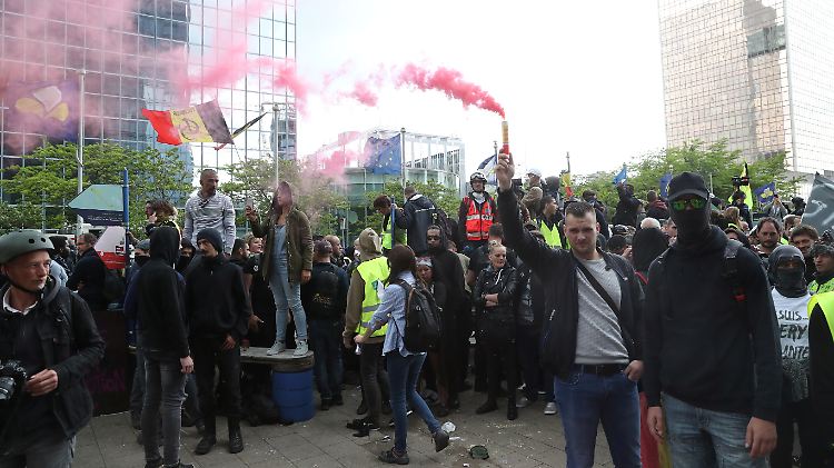 Einige Demonstranten versammelten sich im Zentrum Brüssels.