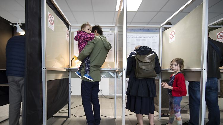 Wahlkabine in einem Wahllokal in Vilnius