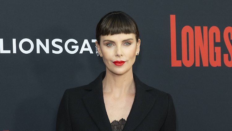 Kaum vorstellbar, dass eine Frau wie Charlize Theron seit Jahren Single ist. 