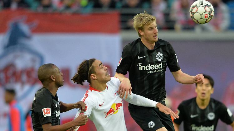 In der abgelaufenen Bundesligasaison standen sich RB Leipzig und Eintracht Frankfurt zweimal gegenüber, virtuell statteten die Hessen dem Konkurrenten wohl weit über 5000 Besuche ab.