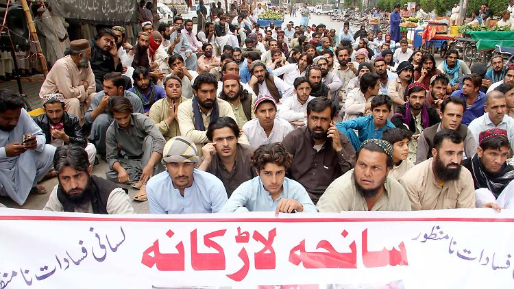 Das pakistanische Militär greift bei den Demonstrationen ein, diesmal mit tödlichen Konsequenzen für drei Menschen.