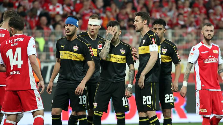 Sichtlich gezeichnet: die Stuttgarter Ozan Kabak, Holger Badstuber, Anastasios Donis, Christian Gentner und Nicolas Gonzalez.