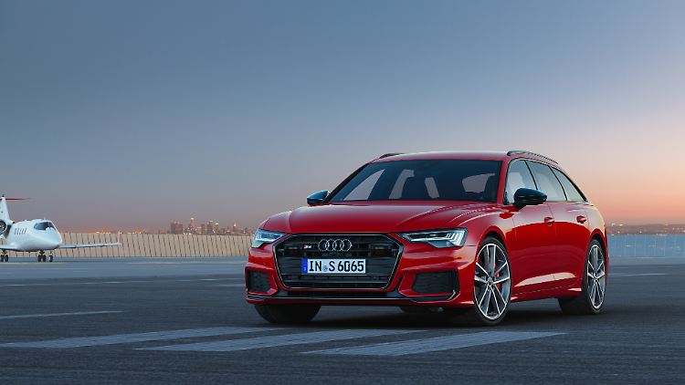 Der 3,0-Liter-TDI leistet in S6, S6 Avant sowie im S7 Sportback 349 PS.