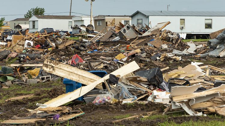 Bei einem schweren Sturm sind in El Reno im US-Bundesstaat Oklahoma mindestens zwei Menschen ums Leben gekommen.