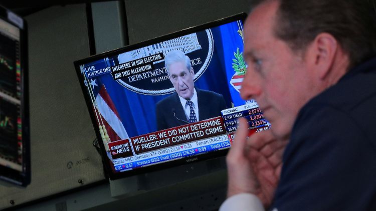 Auch am New York Stock Exchange, der Börse an der Wall Street, wurden die Äußerungen des ehemaligen Sonderermittlers Mueller genau verfolgt. 