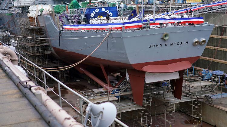 Die Besatzung der "USS John McCain" war Berichten zufolge nicht zur Rede Trumps eingeladen worden.