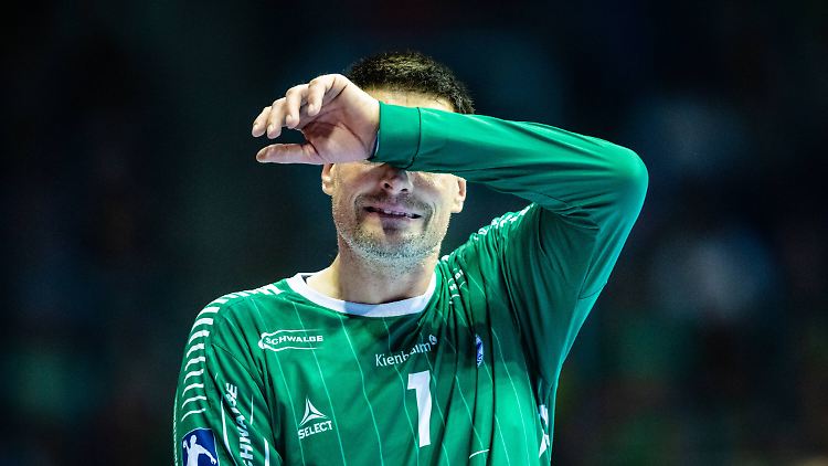 Ex-Nationalkeeper Carsten Lichtlein steht mit dem ruhmreichen VfL Gummersbach vor dem Abstieg.