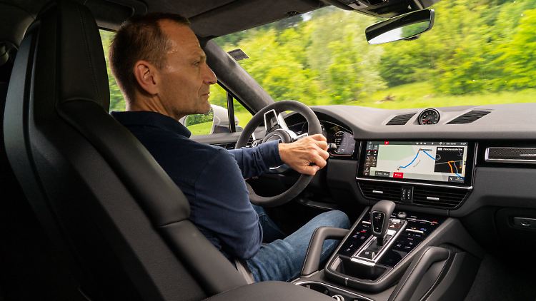 Der Grenzbereich des Porsche Cayenne Coupés liegt weit hinten. Aber der Physik kann auch er nicht trotzen, wie der Autor feststellte.