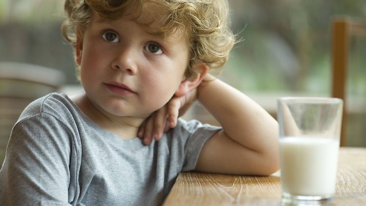 Höheres Krebsrisiko? Das Bundesinstitut für Risikobewertung empfiehlt den Konsum von Kuhmilch vorerst uneingeschränkt.