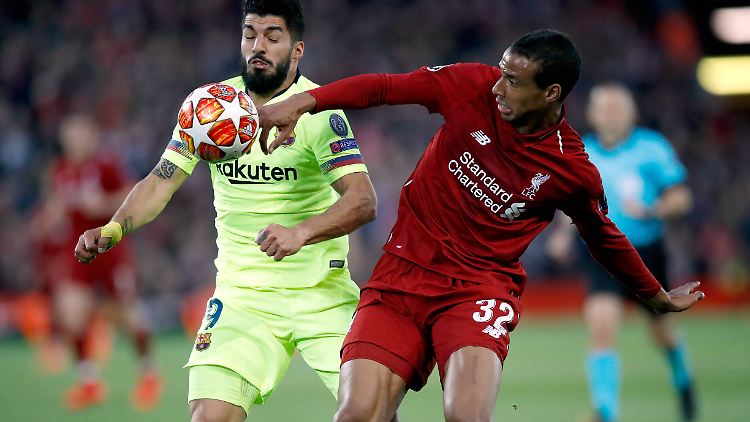 Joel Matip hat auch die besten Angreifer der Welt im Griff - so wie hier Barcelonas Luis Suarez.