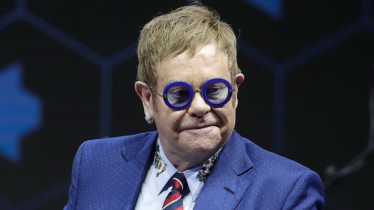 Ist "kein blöder, kolonialer, englischer Idiot": Elton John.