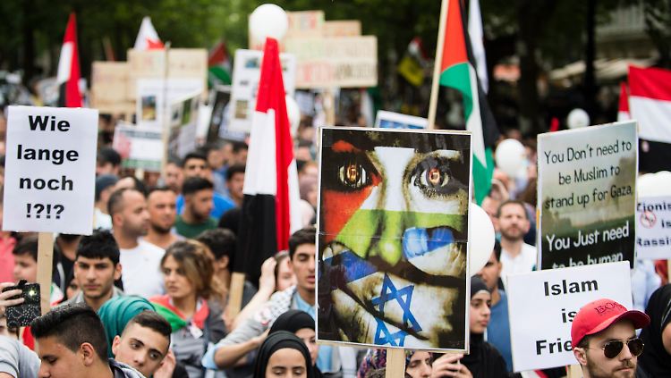 2015 zog der Marsch über den Kurfürstendamm.