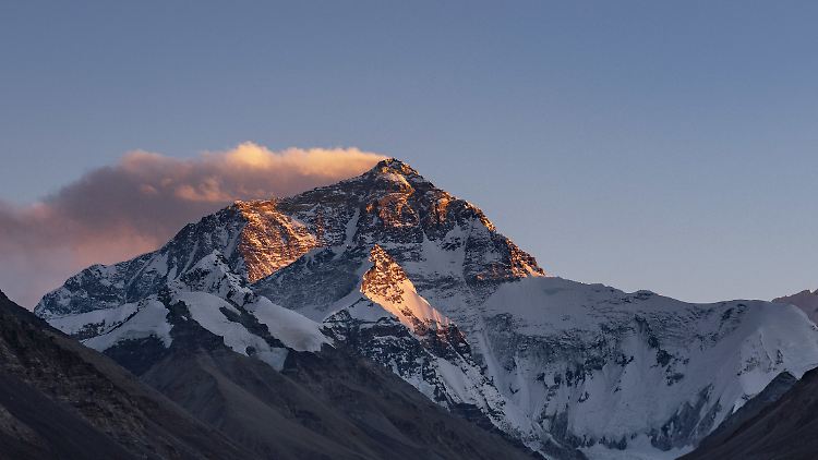 Am Mount Everest herrscht mittlerweile eine Art Massentourismus.