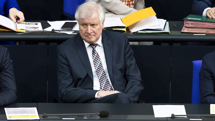 Ist kein Fan von der Idee, Olympia 2036 in Deutschland auszurichten: Bundesinnenminister Seehofer.