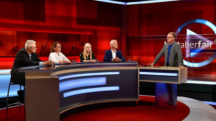 "Drei Minister, ein Problem: Was muss sich bei der Pflege ändern?" - darum ging es bei "Hart aber fair".
