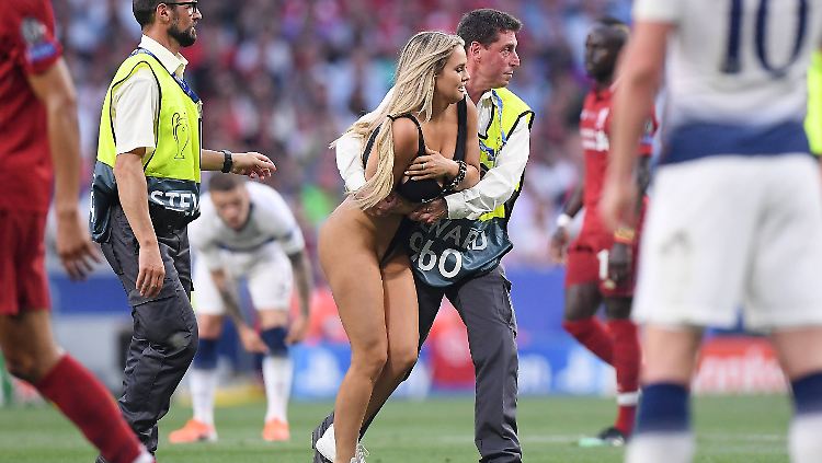 Die Flitzerin im Champions-League-Finale erreicht spontan Berühmtheit.
