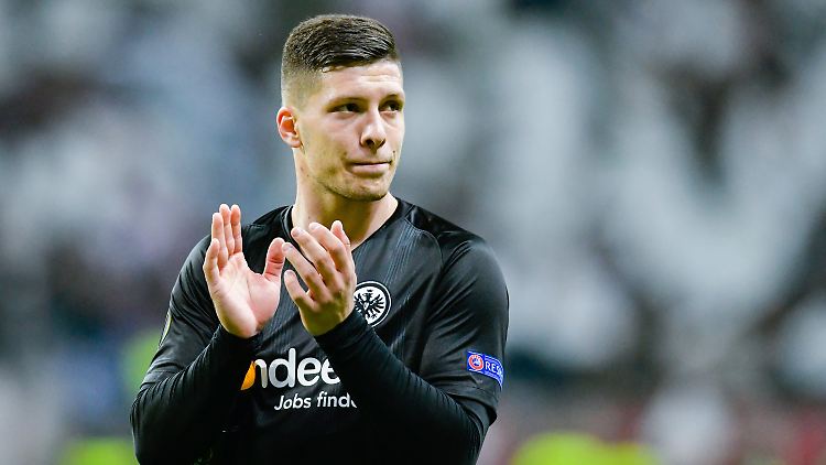 Ein letzter Applaus: Luka Jovic verlässt Frankfurt. 