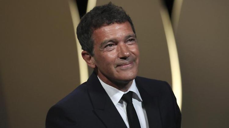 Antonio Banderas gehört wegen seines Herzinfarktes vor drei Jahren zur Risikogruppe.