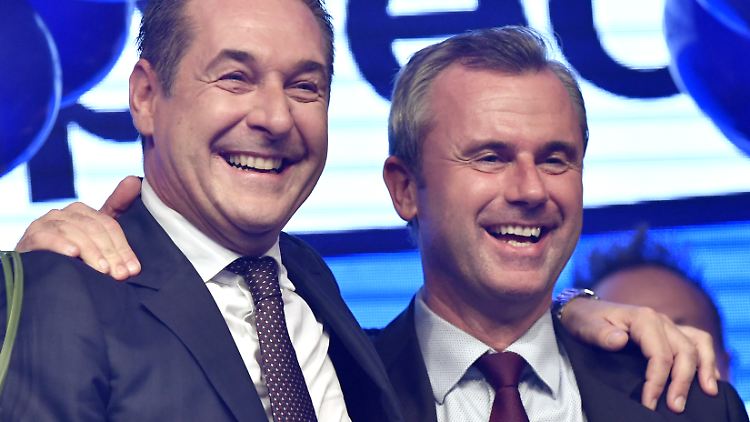 Comeback trotz Ibiza? Strache und sein Nachfolger Hofer haben eine Vereinbarung getroffen. 