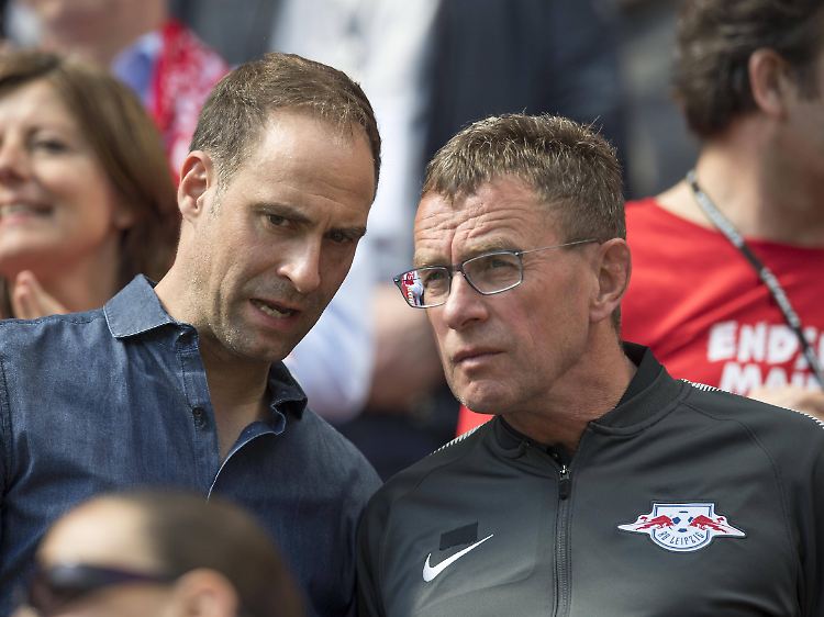 Klubboss Oliver Mintzlaff und Ralf Rangnick werden künftig in reduzierter Form in Leipzig zusammenarbeiten.