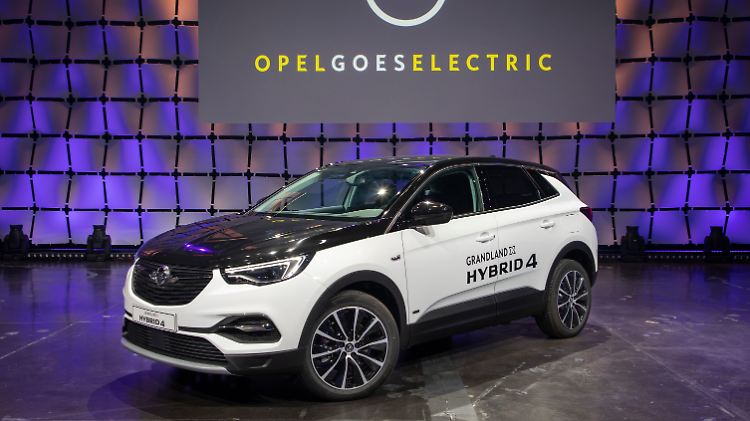 Der Grandland X ist das erste Opel-Modell, das es mit Hybrid-Antrieb gibt. 