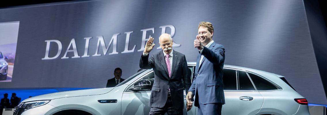 Seit Mai steht der Stuttgarter Autobauer unter Führung des 49 Jahre alten Schweden Källenius (r.). Zuvor war Källenius Entwicklungschef bei Daimler.