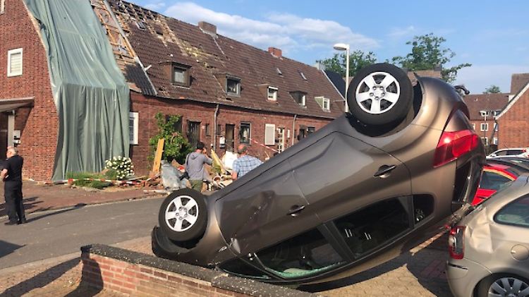 Der Tag danach in Bocholt: "Da hat eine lokale Windhose massiv gewütet."