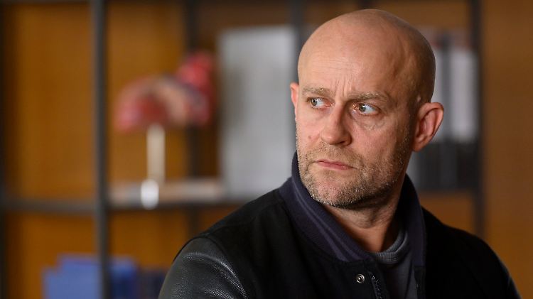 Jürgen Vogel spielt den liebenswürdigen, manchmal aber auch völlig überforderten Vater Kurt.