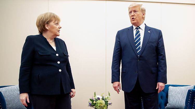 Hallo und Tschüß in zehn Minuten - dazwischen tauschten sich Angela Merkel und Donald Trump über Europa und Libyen aus.