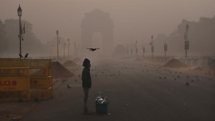 Ein Junge in Neu-Delhi.