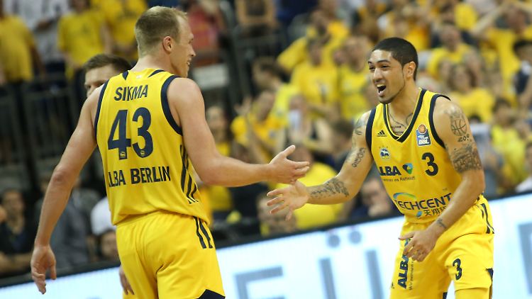 Alba feiert in Halbfinal-Playoffs den zweiten Sieg im zweiten Spiel.