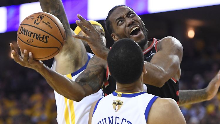 Ist am Ball kaum zu stoppen: Torontos Kawhi Leonard.